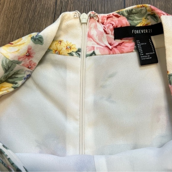 Forever 21 Floral Front Tied Up High Waist Shorts With Back Zipper Size S - Picture 6 of 11